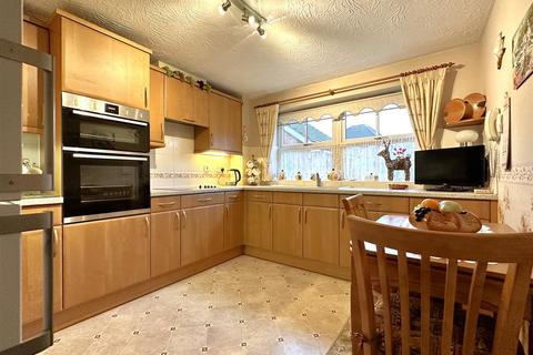 4 bedroom detached house for sale, Ireton Avenue, Newark