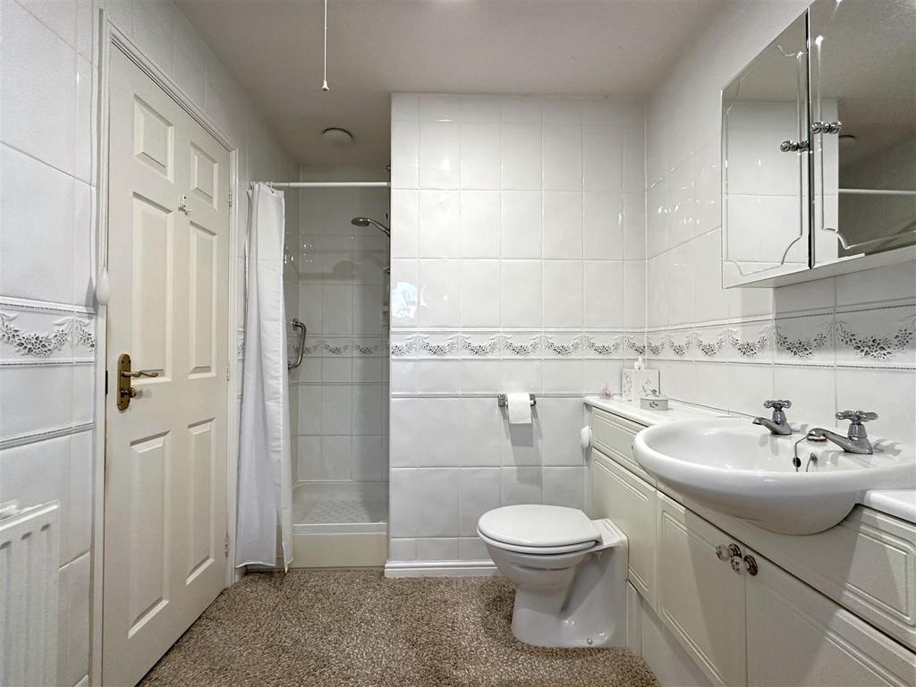 En-Suite Aspect Two 462