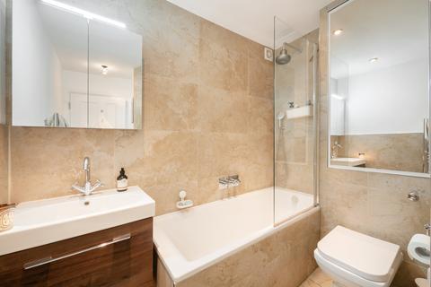2 bedroom flat to rent, Ladbroke Gardens, London W11