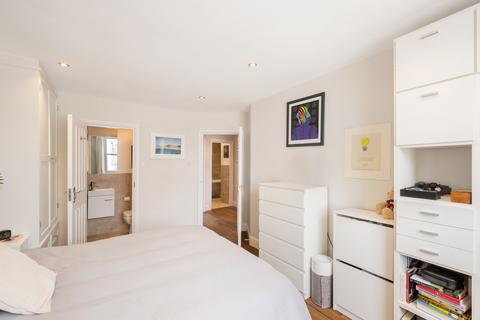 2 bedroom flat to rent, Ladbroke Gardens, London W11