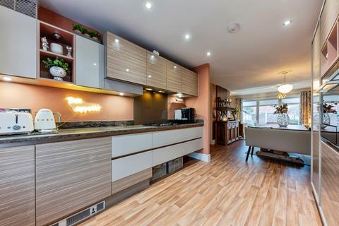 4 bedroom semi-detached house for sale, Tannington Grove, Middlebeck, Newark, NG24
