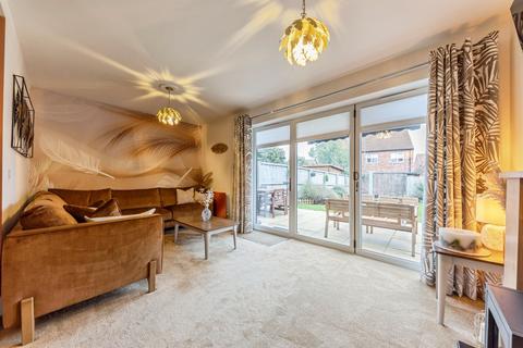 4 bedroom semi-detached house for sale, Tannington Grove, Middlebeck, Newark, NG24
