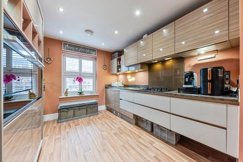 4 bedroom semi-detached house for sale, Tannington Grove, Middlebeck, Newark, NG24