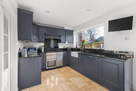 4 bedroom detached house for sale, Tippendell Lane, St. Albans, AL2 3HL