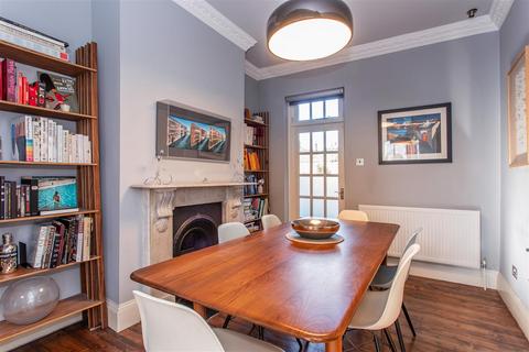 3 bedroom house for sale, Lichfield Road, Mile End, E3