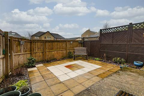 3 bedroom end of terrace house for sale, Yew Tree Road, Huddersfield HD3