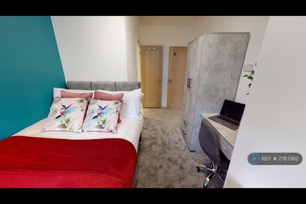 Room 6- Ensuite Double Room First Floor