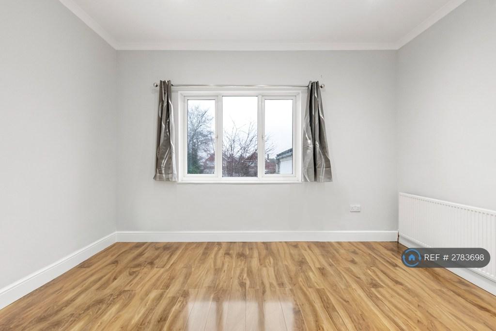 Rear-Facing Double Bedroom On 1st Floor