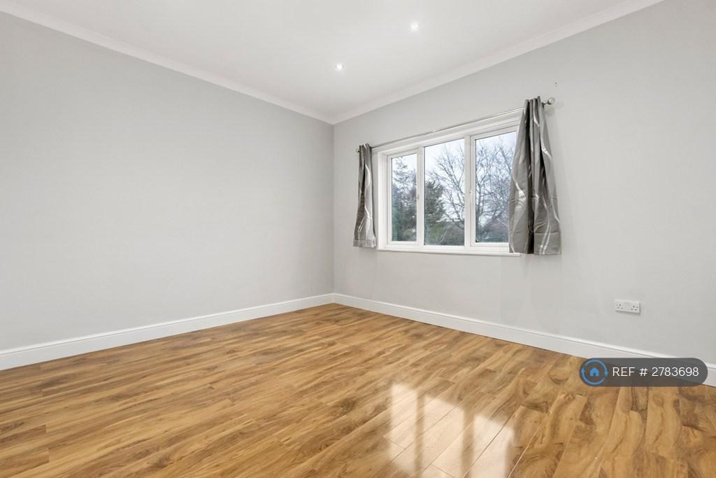 Rear-Facing Double Bedroom On 1st Floor