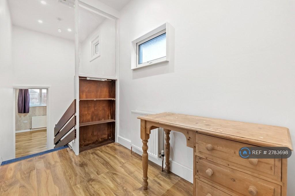 1st Floor Landing Area