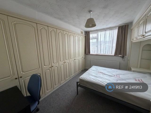 Upstairs Back Bedroom