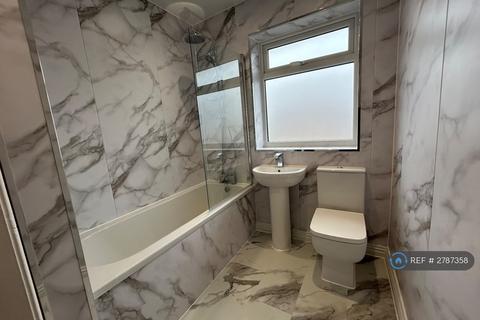 3 bedroom semi-detached house to rent, Fairdale Avenue, Newcastle Upon Tyne, NE7