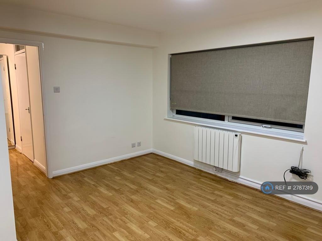 Living Room / Bed Room 3