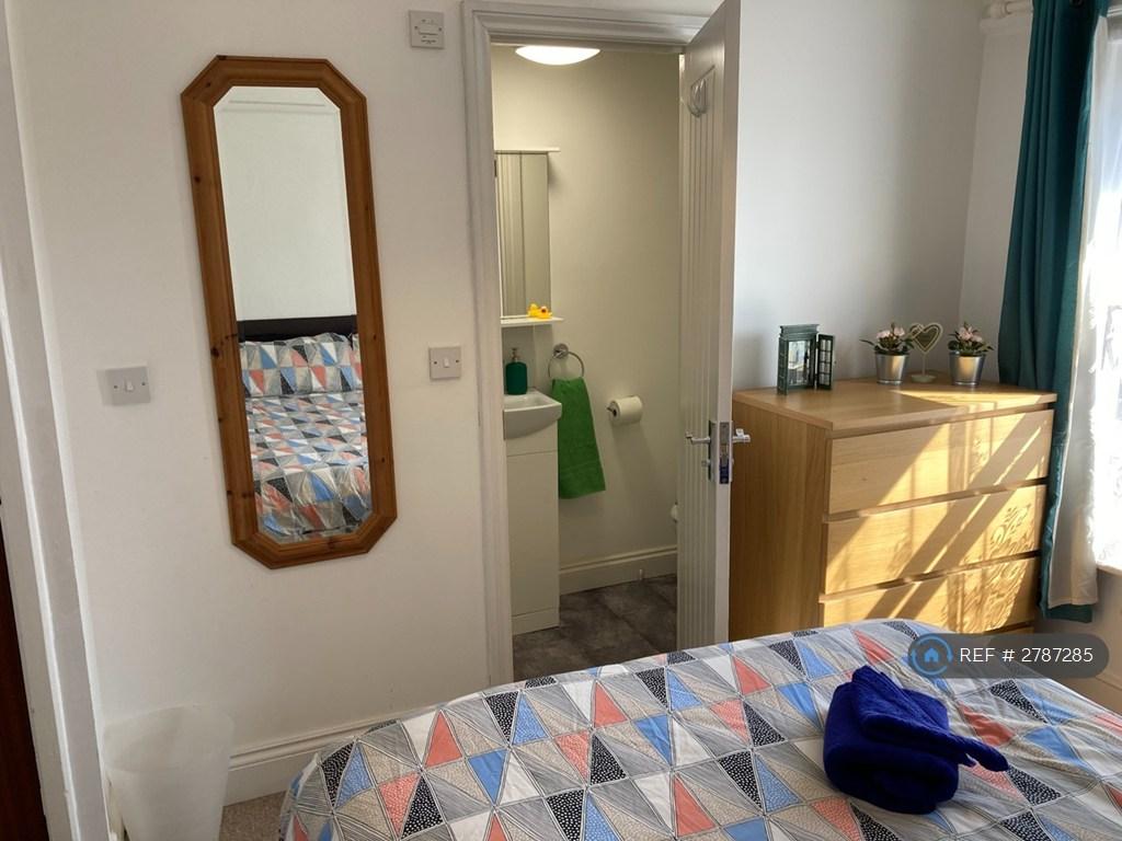 Room 1 En-Suite