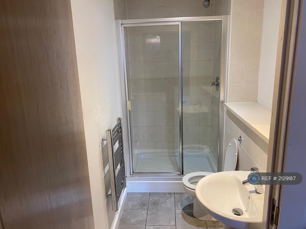 En-Suite Bathroom