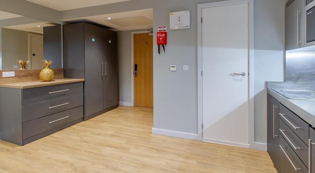 Apartment in Sheffield, South Yorkshire - View 4