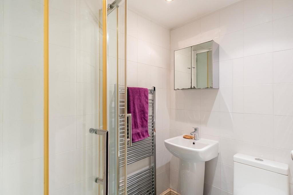 2 P1 SMR - Ensuite A.jpg