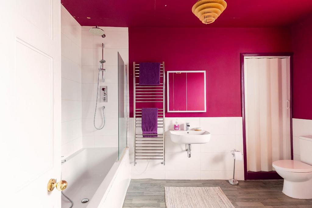 2 P1 SMR - Bathroom B.jpg
