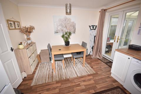 undefined, Cadwell Close, Lincoln