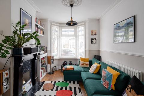undefined, Kingsdown Road, London E11