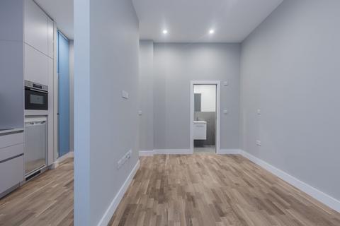 Ground floor flat to rent, Dennington Park Road