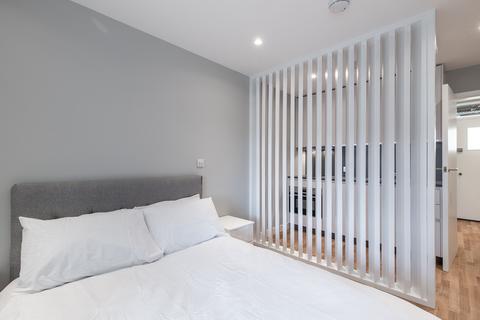 Ground floor flat to rent, Riverside Apartments