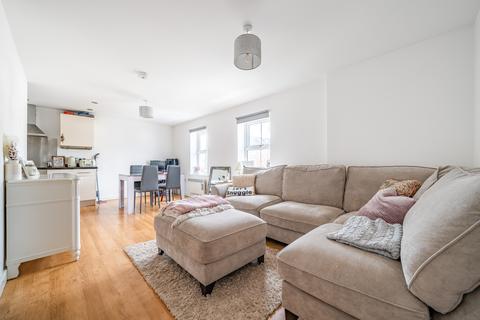 2 bedroom flat to rent, Dellsome Lane, North Mymms AL9