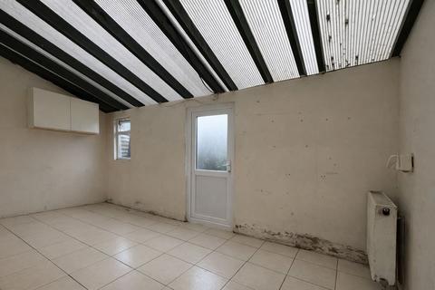 3 bedroom terraced house for sale, Clements Road, London, E6