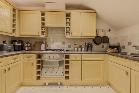1 bedroom flat for sale, Osier Crescent, London N10