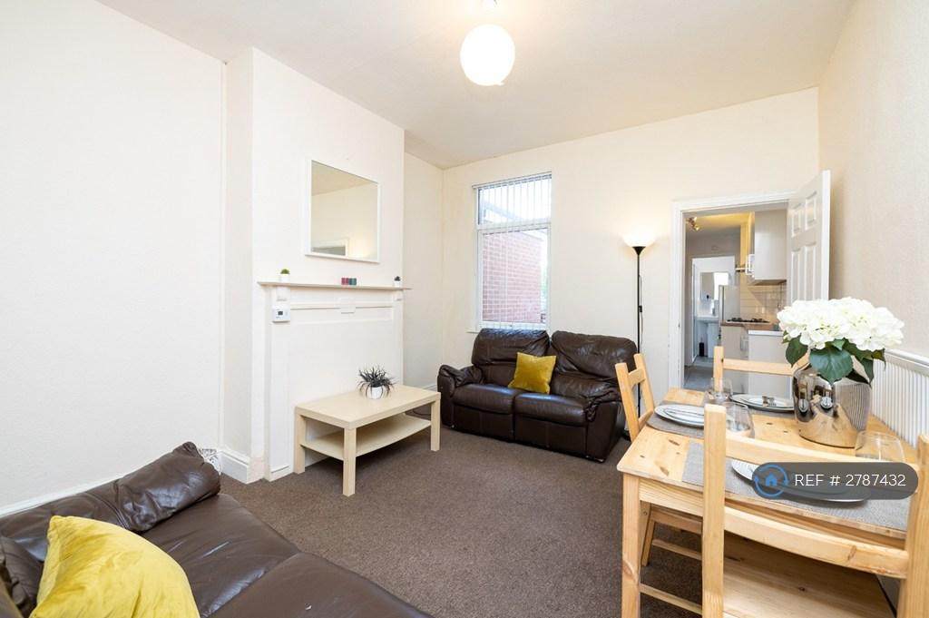 Living Dining Area