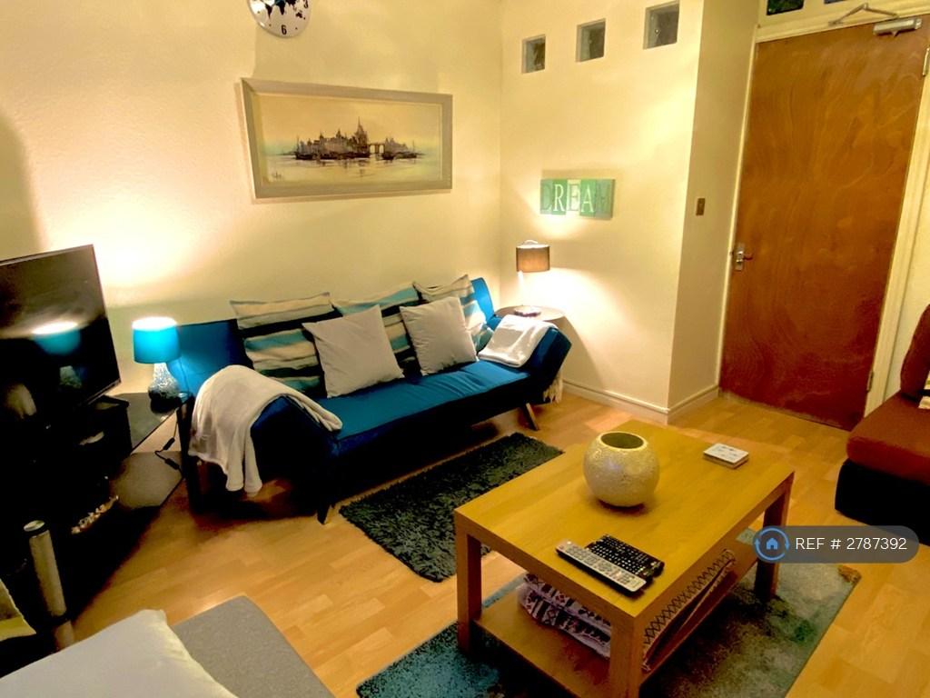 Upper Lounge