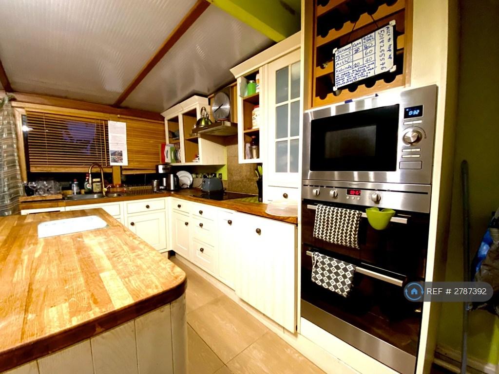 Kitchen &amp; Island Area