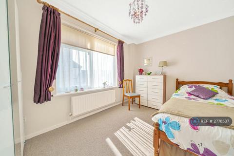 2 bedroom maisonette to rent, Nelson Road, Clacton-On-Sea, CO15
