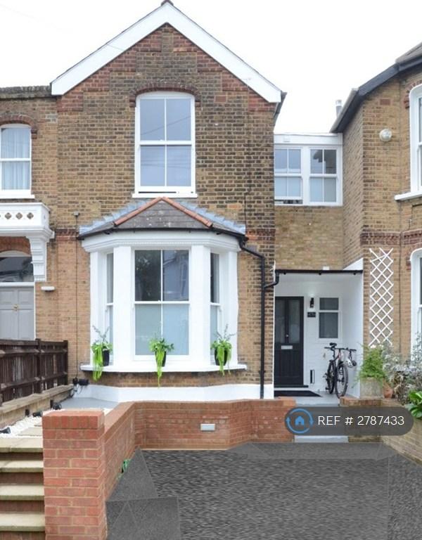 Front Garden / Driveway