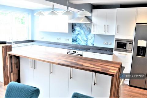 undefined, Cambridge Road South, London, W4