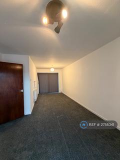 3 bedroom terraced house to rent, Concorde Way, Slough, SL1