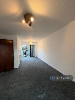 3 bedroom terraced house to rent, Concorde Way, Slough, SL1