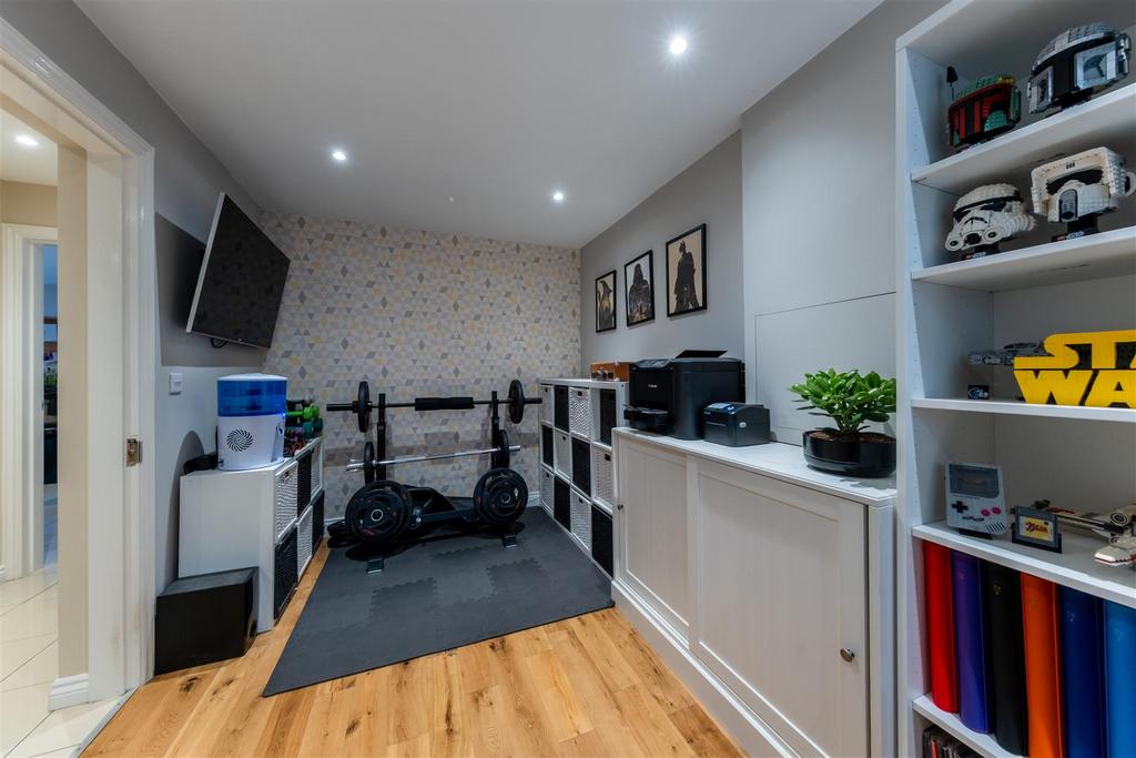 17 Kensington Crescent-015.jpg