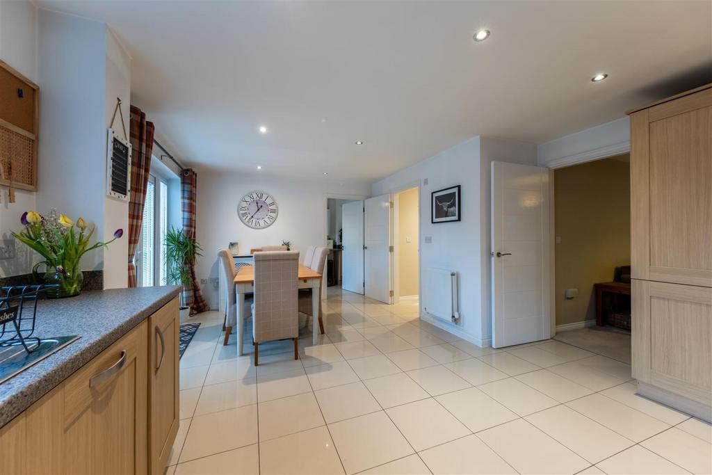 17 Kensington Crescent-004.jpg