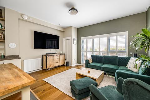 3 bedroom flat for sale, 9 West Bowling Green Street, Edinburgh, EH6 5PQ