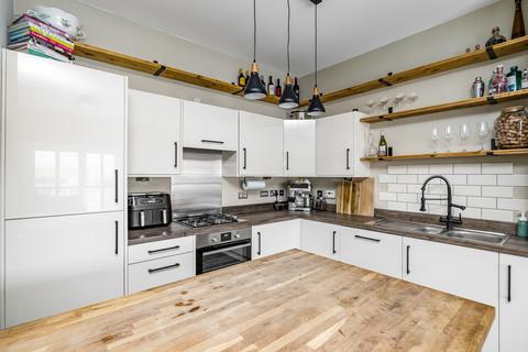 3 bedroom flat for sale, 9 West Bowling Green Street, Edinburgh, EH6 5PQ