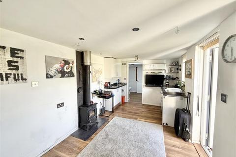 2 bedroom detached bungalow for sale, Canberra Road, Christchurch BH23