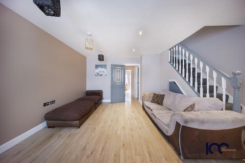 3 bedroom terraced house for sale, Western Avenue, Dagenham
