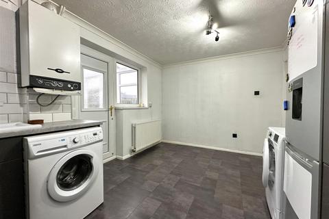 3 bedroom end of terrace house for sale, Cardinal Hinsley Close, Newark
