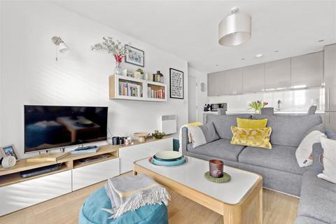 2 bedroom apartment to rent, Chadwell Lane, Hornsey N8