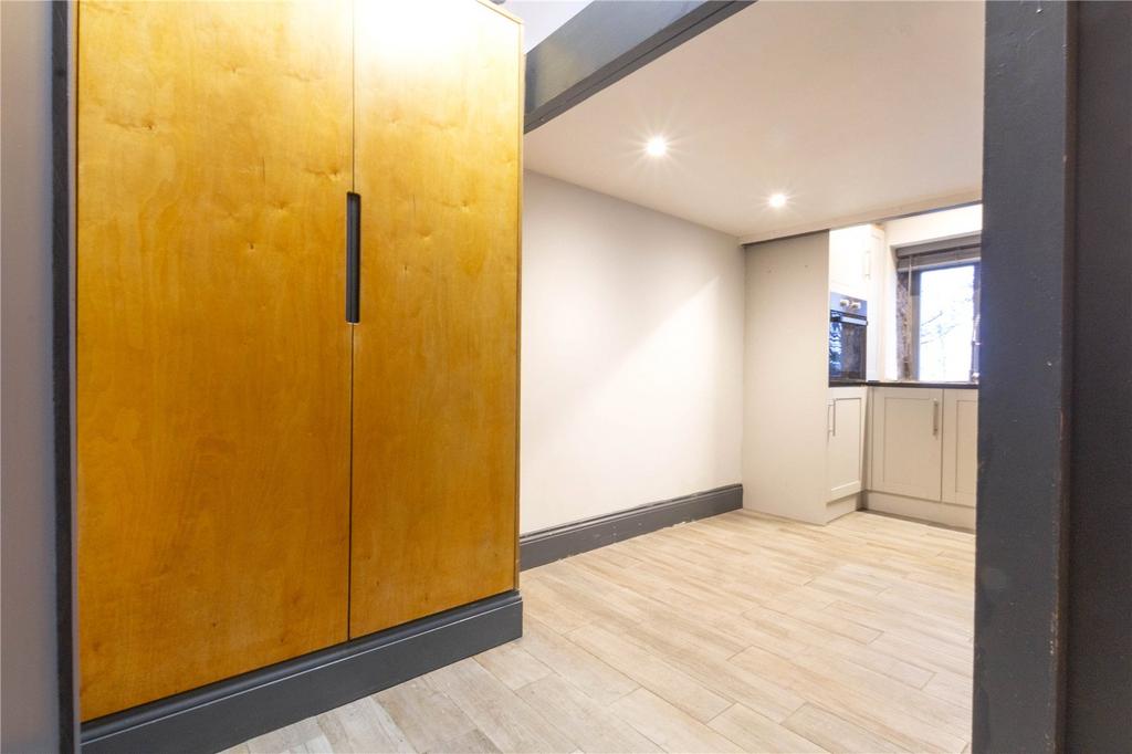 Sutdio Bedroom Area