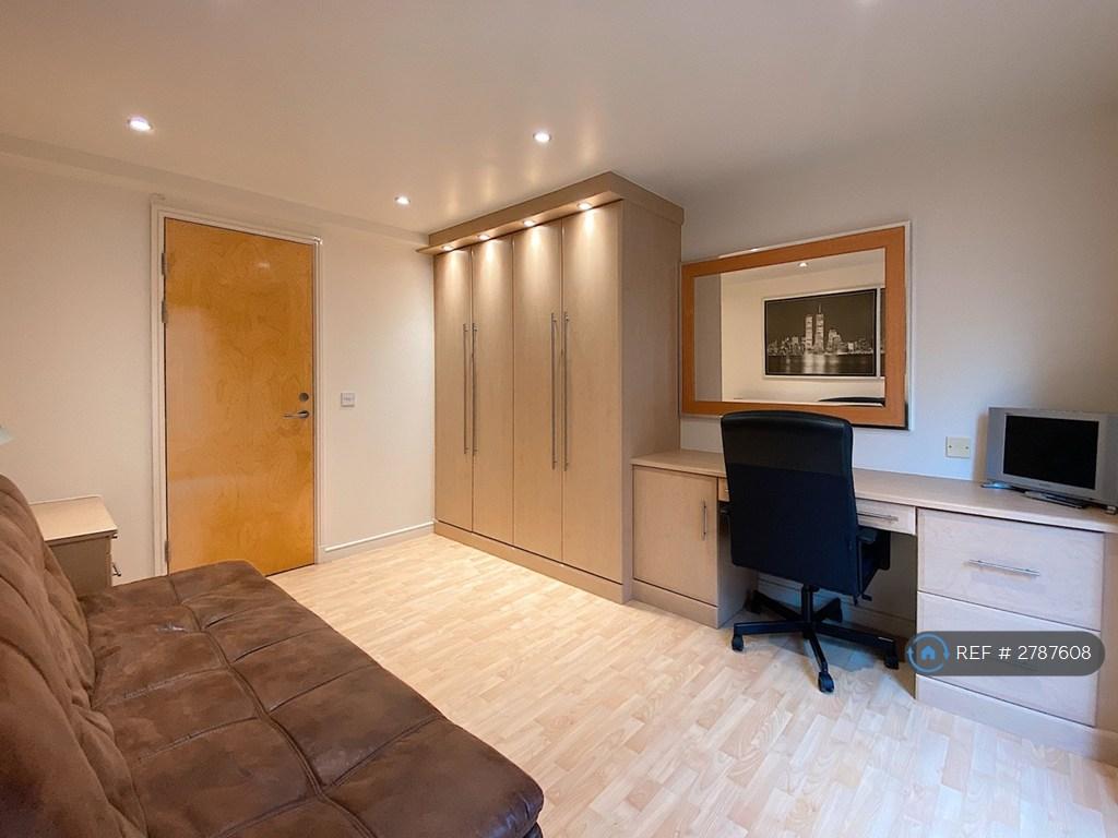 3rd Bedroom / Office