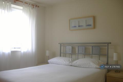 1 bedroom flat to rent, Telegraph Place, London, E14