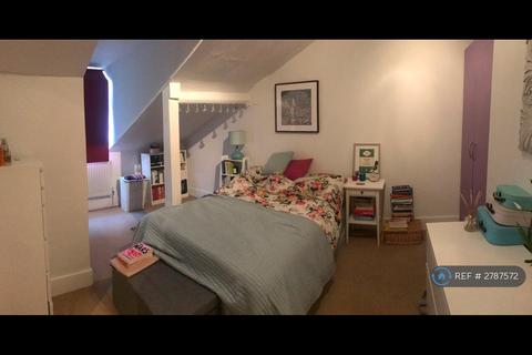 2 bedroom flat to rent, Elsham Road, London, W14