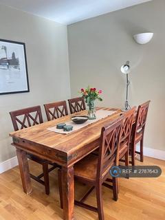 2 bedroom flat to rent, Grove Court, London, SE15